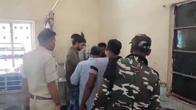 गोपालगंज: जादोपुर बाजार मे बाइक के धक्के से महिला हुई घायल, इलाज के लिए सदर अस्पताल में भर्ती