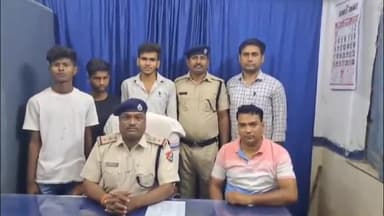 कोडरमा: कोडरमा स्टेशन के यार्ड से रेलवे फीस प्लेट और पेन्ड्रॉल क्लिप चोरी करने पर RPF ने तीन युवकों को भेजा जेल