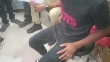 हाथरस: गांव चिन्तागढ़ी मे जमीनी विवाद को लेकर 2 पक्षों के बीच जमकर हुई मारपीट में 2 युवक हुए घायल, पुलिस ने कराया मेडिकल परीक्षण