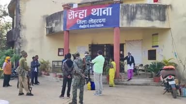 सेन्हा: सेन्हा मुस्लिम बस्ती आई लड़की लापता, परिजनों ने सेन्हा थाना में गुमशुदगी का मामला कराया दर्ज।