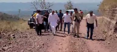 पंचकूला: जनता से टैक्स वसूलने ने बाद भी सड़कों का निर्माण नहीं कर रही सरकार, धतोगडा गांव में बोले विधायक प्रदीप चौधरी