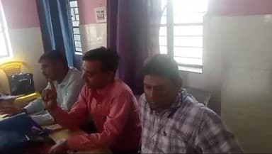 नानपुर: विश्व मलेरिया दिवस के मौके पर नानपुर सामुदायिक स्वास्थ्य केन्द्र में मलेरिया रोग से सुरक्षित रहने को लेकर प्रशिक्षण दिया