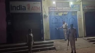 डेहरी: डेहरी सहित विभिन्न इलाके से स्पेशल ड्राइव के दौरान 14 आरोपियों को पुलिस ने किया गिरफ्तार एसपी ने दी जानकारी