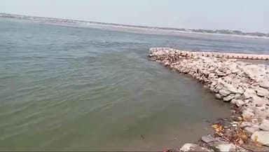 करछना: अरैल संगम घाट पर नदी में डूबे युवक का करीब 36 घंटे बाद छतनाग घाट पर मिला शव, परिजनों में मचा कोहराम