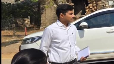 डेहरी: लोकसभा चुनाव के मद्देनजर नौहटा प्रखंड में एसडीएम ने दलबल के साथ बूथों का किया निरीक्षण, अधिकारियों को दिए अहम  निर्देश