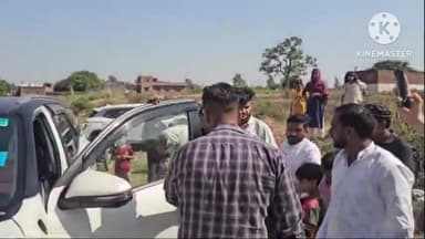 अमरोहा: भारतीय क्रिकेटर मोहम्मद शमी ने अपने गांव सहसपुर अलीनगर में परिवार के साथ किया मतदान, कहा- अपने मत का अवश्य करें प्रयोग