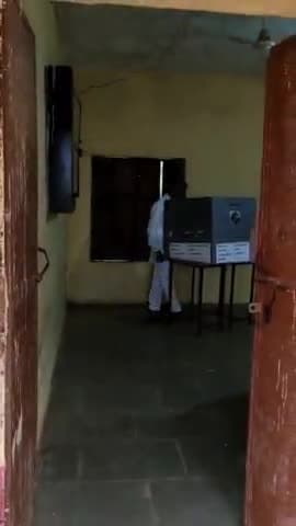 लोकतंत्र का सम्मान करें..
घर से निकलें ..बाहर आएं,
सब मिलकर मतदान करें!!

लोकतंत्र के महापर्व में राष्ट्र हित में अपना मत करे।