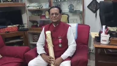 गोरखपुर: पद्मश्री अवार्ड पाकर गोरखपुर लौटे शिवपुर शाहबाजगंज निवासी रामचरित चौधरी का हुआ भव्य स्वागत