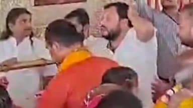 मंदसौर: इंदौर के खजराना के 3 और 5 जिले के मुस्लिम समाज के 8 लोगों ने मुस्लिम धर्म छोड़कर हिंदू धर्म अपनाया इंदौर के खजराना मंदिर