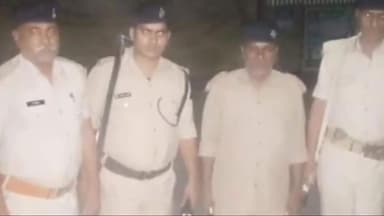 डेहरी: स्पेशल ड्राइव के दौरान डेहरी सहित विभिन्न इलाके से फरार चल रहे 16 आरोपियों को पुलिस ने किया गिरफ्तार