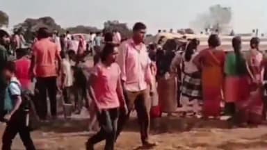 बूरमू: संत मारिया की बस चुंद में पलटी दर्जनों छात्र हुए घायल, छात्रों को मांडर स्थित कॉन्स्टेंट लिविंग अस्पताल में कराया भर्ती।