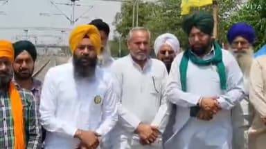 अम्बाला: शंभू बॉर्डर से किसानों ने की दादरी में मरने वाले किसान के परिवार को 50 लाख रुपए मुआवजा व परिवार के एक सदस्य को सरकारी नौ