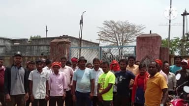 बूरमू: लो वोल्टेज व कटौती से परेशान किसानों ने बिजली विभाग के सब स्टेशन का किया घेराव