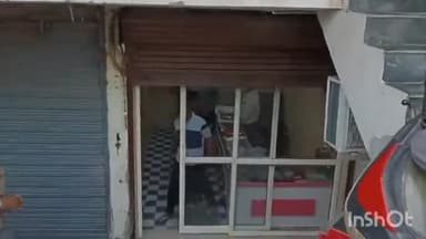 आगरा: ताजगंज के धांधूपुरा इलाके में स्थित ज्वैलर्स की दुकान में चोरो ने दिया चोरी की वारदात को अंजाम,पुलिस जांच में जुटी