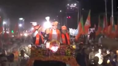 हुज़ूर: भोपाल के कोलार क्षेत्र में मुख्यमंत्री मोहन यादव ने किया रोड शो