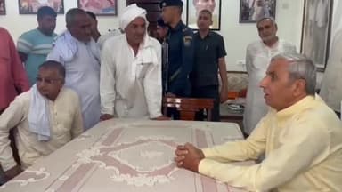 भिवानी: भिवानी पहुंचे वित्त मंत्री जेपी दलाल का बड़ा बयान
टिकट बंटते ही कांग्रेस नेताओं के रुझान आने शुरू हो गए