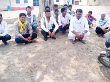 भगवानपुरा: ग्राम पिपल्याबावड़ी में रुकवाई गई आदिवासी बेटी की शादी, असामाजिक लोग बहला फुसलाकर गैर आदिवासी से करा रहे थे शादी