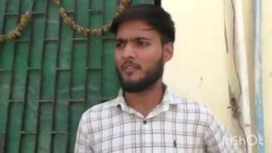 आगरा: लोहामंडी के मदिया कटरा चौराहे पर पुलिसकर्मी ने छात्र से की मारपीट, जानकारी देता पीड़ित छात्र दीपक जैन