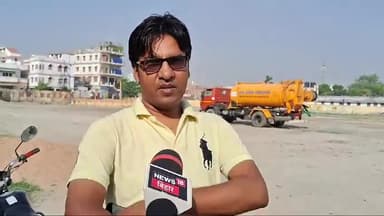 गोपालगंज: बढ़ती गर्मी के बीच बच्चों को स्कूल जाने में हो रही परेशानी, वीएम फील्ड के समीप स्कूल के बाहर बोले : अभिभावक रवि कुमार।