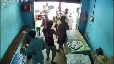 गोरखपुर: पिपराइच थाना क्षेत्र अंतर्गत मारपीट का मामला सीसीटीवी कैमरे में हुआ कैद पीड़ित की मां ने पुलिस को दी तहरीर