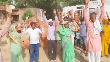 सरकारी तालाब पर अबैध कब्जा के खिलाफ ग्रामीण
#मैनपुरी #आगरा #कानपुर #लखनऊ #दिल्ली #सिरसागंज #फिरोजाबाद #नोएडा #हरियाणा