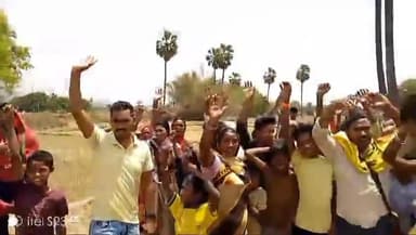 सतगावां: माधोपुर पंचायत के बजनियां एवं सेलारी के ग्रामीणों ने रास्ते की कटाई को लेकर अंचलाधिकारी को दिया आवेदन