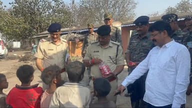 हज़ारीबाग: मतदान में सुरक्षा व्यवस्था को लेकर केरेडारी पहुंचे एसपी