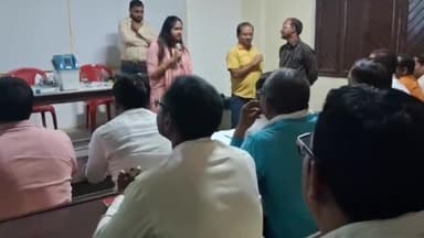 गाज़ीपुर: लोकसभा 2024 के मद्देनजर पीजी कॉलेज में 2 पालियों में 2640 पीठासीन अधिकारियों का हुआ प्रशिक्षण,डीएम ने लिया जायजा