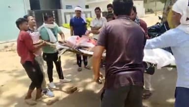 सोहागपुर: पांडवनगर हनुमान घाट में बुजुर्ग के मौत के बाद समाजसेवियों के द्वारा किया गया अंतिम संस्कार