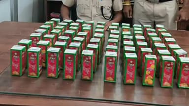 डेहरी: आरपीएफ ने मथुरी रेल पुल के नजदीक रेलवे ट्रैक से लावारिस हालत में 14 लीटर देसी शराब किया बरामद