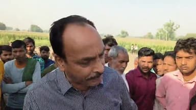 भोगांव: छाछा हाइवे पर स्कूल बस व कंटेनर में भिड़ंत के बाद स्कूल प्रबंधक से अभिभावकों की हुई नोक झोंक, मौके से भागे प्रबंधक