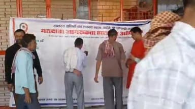 हाथरस: हाथरस गेट थाना क्षेत्र के मंडी समिति में एड़ीएचआर संस्थान है चलाया हस्ताक्षर मतदाता जागरूकता अभियान