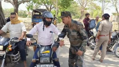 बक्सर: जिले में वाहन चेकिंग अभियान में पुलिस ने वसूला करीब ₹2.15 लाख का जुर्माना, विभिन्न मामलों में 11 अभियुक्त किए गिरफ्तार