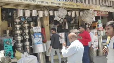 मंदसौर: घंटाघर व अन्य क्षेत्रों में आज नपा और यातायात पुलिस ने यातायात बाधित करने वाले मार्गों पर की अतिक्रमण हटाने की कार्रवाई