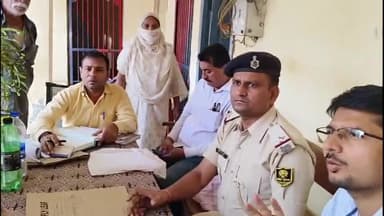 रघुनाथपुर: रघुनाथपुर थाना परिसर में लगा जनता दरबार