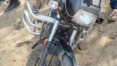 सतगावां: पहाड़सिह खैरा हनुमान मंदिर के समीप असंतुलित मोटरसाइकिल ने ईट से बने पिलर में मारा टक्कर दो घायल सदर रेफर