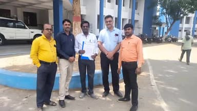 डोमचांच: कोडरमा प्राइवेट स्कूल एसोसिएशन निजी विद्यालयों केजी से कक्षा अष्टम तक सुबह 10 बजे तक जारी रखने का उपायुक्त से मांग