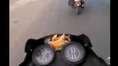 हुज़ूर: भोपाल के पिपलानी पेट्रोल पंप के पास
सिग्नल तोड़कर भाग रहे एक कार चालक ने ट्रैफिक पुलिस को मारी टक्कर