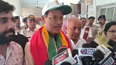 गोपालगंज: गोपालगंज कलेक्ट्रेट के डीएम कार्यालय मे जेडीयू सांसद डॉ आलोक कुमार सुमन ने किया नामांकन,जेडीयू सांसद डॉ आलोक कुमार सुमन