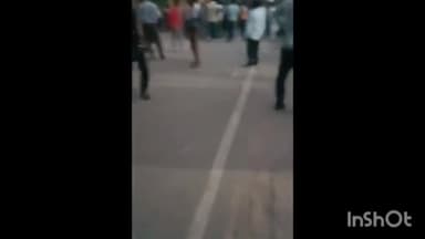 आगरा: पुलिस लाइन में चुनाव ड्यूटी में लगे निजी चालकों ने खाना नही मिपने पर चालकों ने किया हंगामा