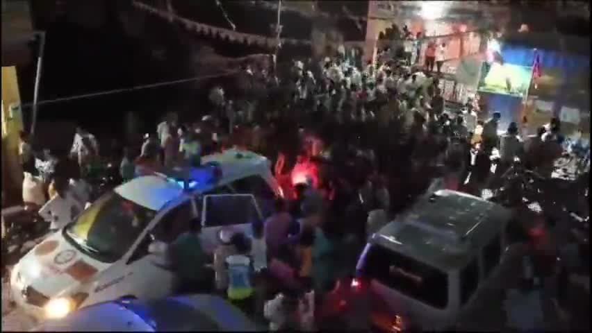 कागल: बंबलवाड येथे भाजपच्या उमेदवाराविरुद्ध अपप्रचार करणाऱ्या तरुणांना भाजप कार्यकर्त्यांकडून सोप देऊन दिल पोलिसांच्या ताब्यात