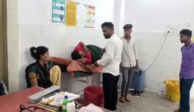 बीसलपुर: नगर के ईदगाह चौराहे पर बाइक से गिरकर महिला हुई घायल अस्पताल में भर्ती।