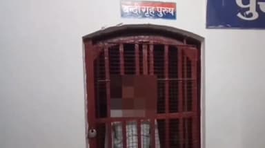 हाथरस: गांव नगला बेरिया निवासी 1 अभियुक्त को पुलिस ने किया गिरफ्तार, कब्जे से 20 टेट्रा पैक अवैध देशी शराब बरामद कार्यवाही जारी