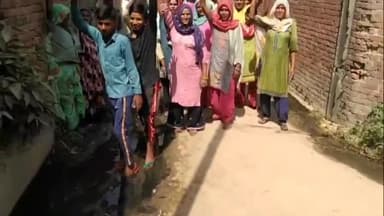 धनौरा: गजरौला के गांव रहमापुर खालसा में नहीं हुआ विकास कार्य ग्रामीणों ने किया प्रदर्शन