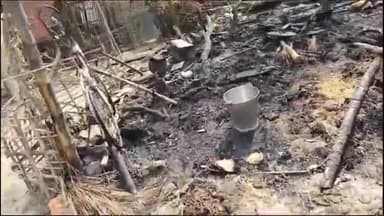 नरकटियागंज: बेलवनिया गांव मे आग लगने से दो घर जलकर राख