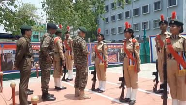 सासाराम: सासाराम के 42 बिहार बटालियन में NCC के कमांडेंट नीतीश विष्ट ने किया निरीक्षण