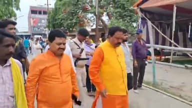 अररिया: बाजार समिति के बूथ नंबर 181 पर भाजपा प्रत्याशी प्रदीप कुमार सिंह ने किया मतदान