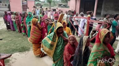 सत्तर कटैया: सत्तर, पंचगछिया सहित प्रखण्ड क्षेत्र के अन्य बुथों पर मतदान को लेकर लगी मतदाताओं की कतार, कड़ी सुरक्षा व्यवस्था देखी गई