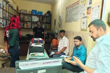 लाडनूं: लाडनूं कस्बे में ई-मित्र केंद्रों का किया औचक निरीक्षण, आमजन को आवश्यक जानकारी प्रदान करने के दिए निर्देश