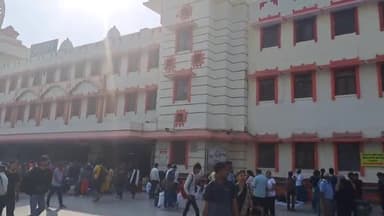 वाराणसी रेलवे स्टेशन पहले से बहुत अच्छा बहुत अच्छा बन चुका है
